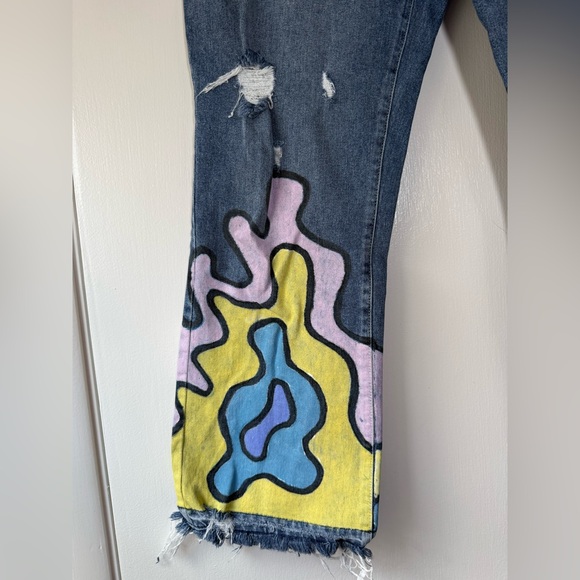 We The Free Button Fly Boot Cut Distressed Jeans Painted Swirls Raw Hem Size 31 - Picture 5 of 8